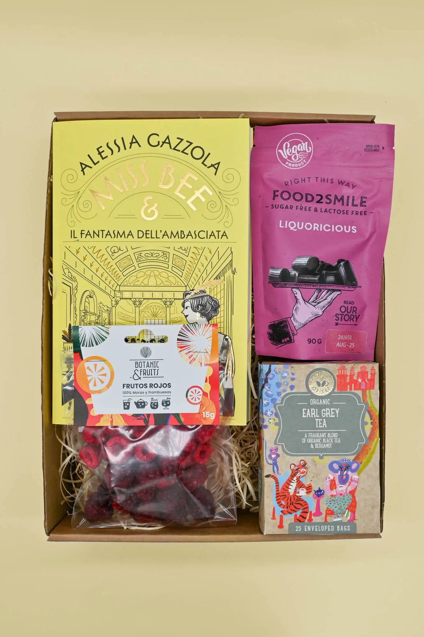 Miss Bee e il fantasma dell'ambasciata