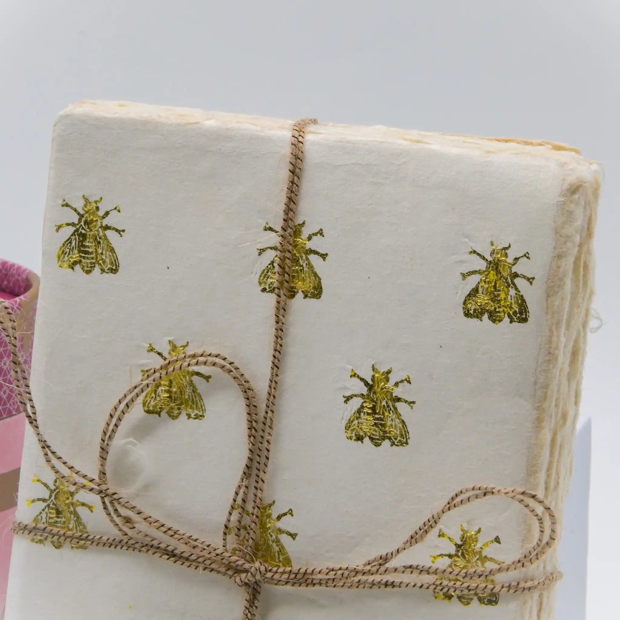 Miss Bee e il cadavere in biblioteca