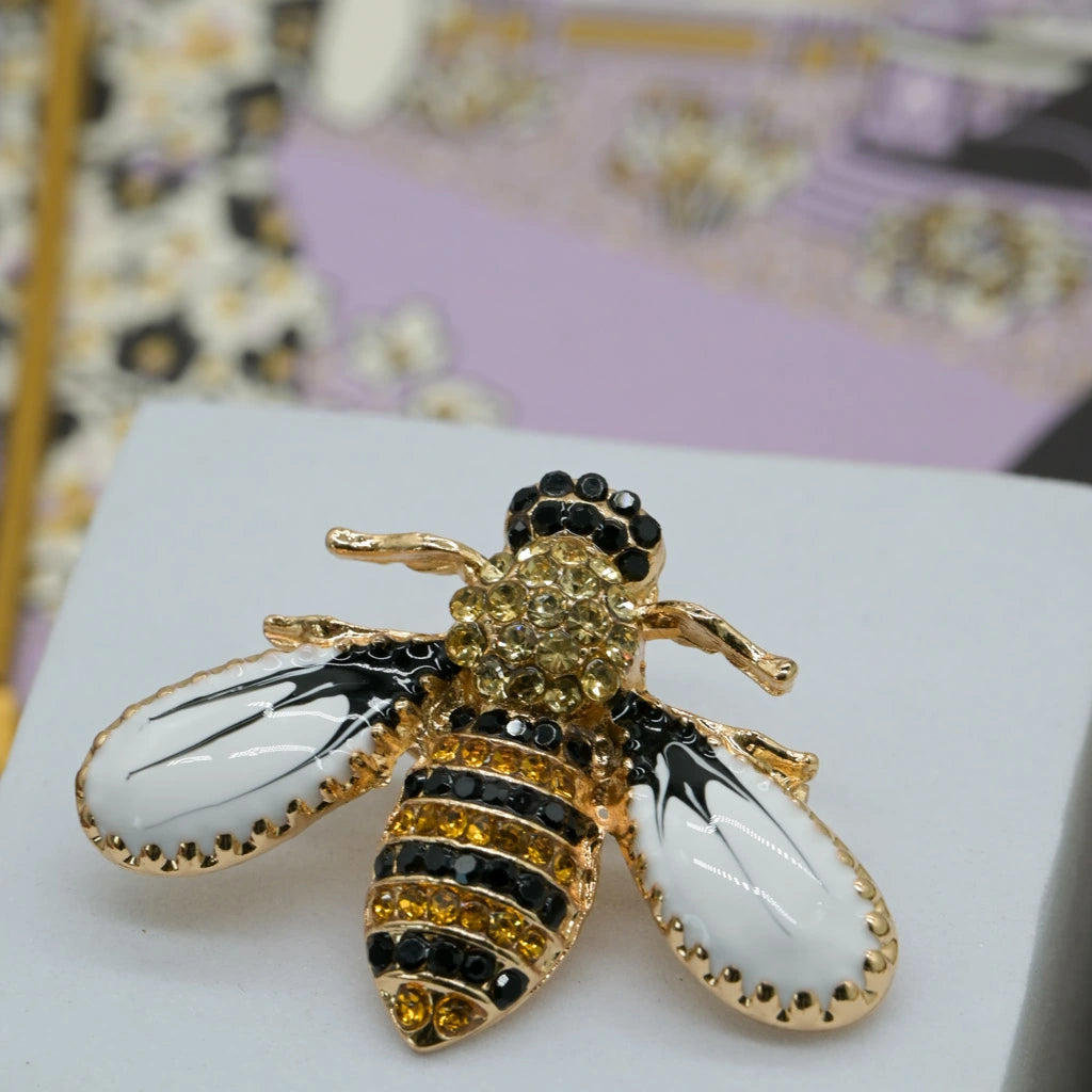 Miss Bee e il giardino avvelenato